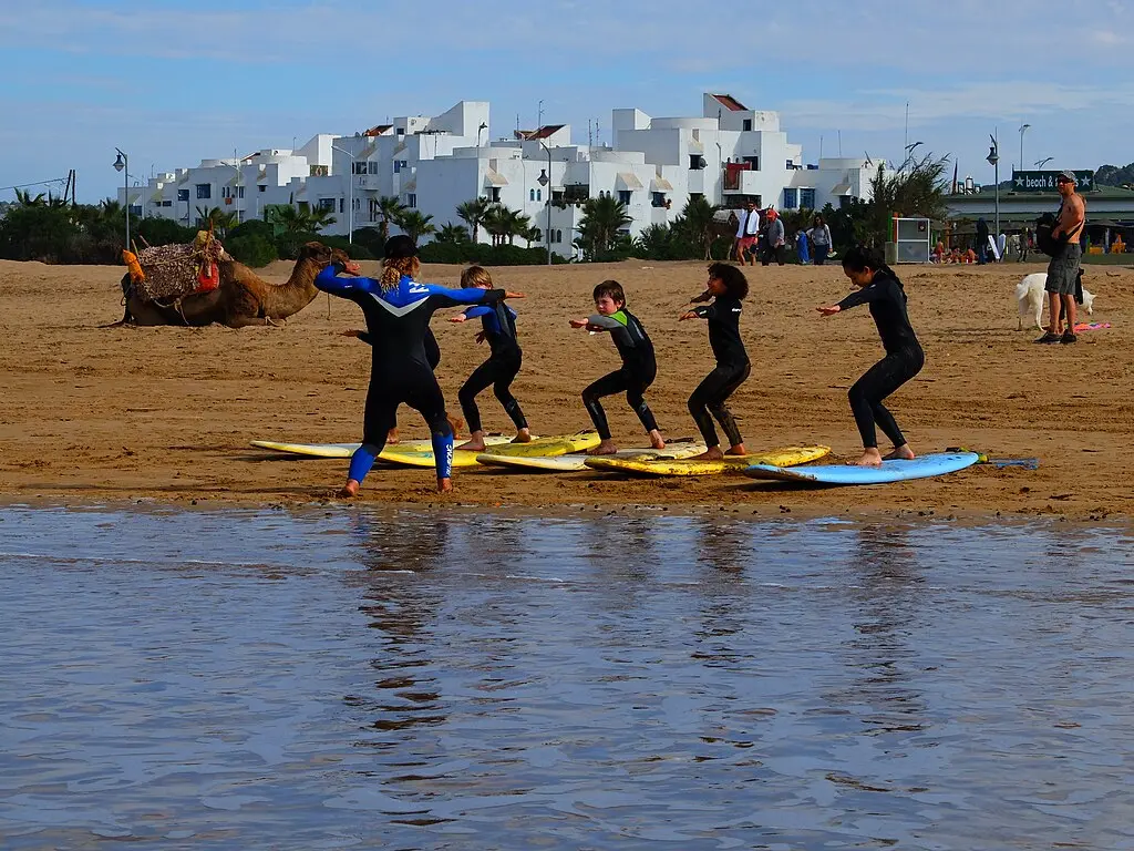 Surfing_lesson,_Essaouira,_Morocco